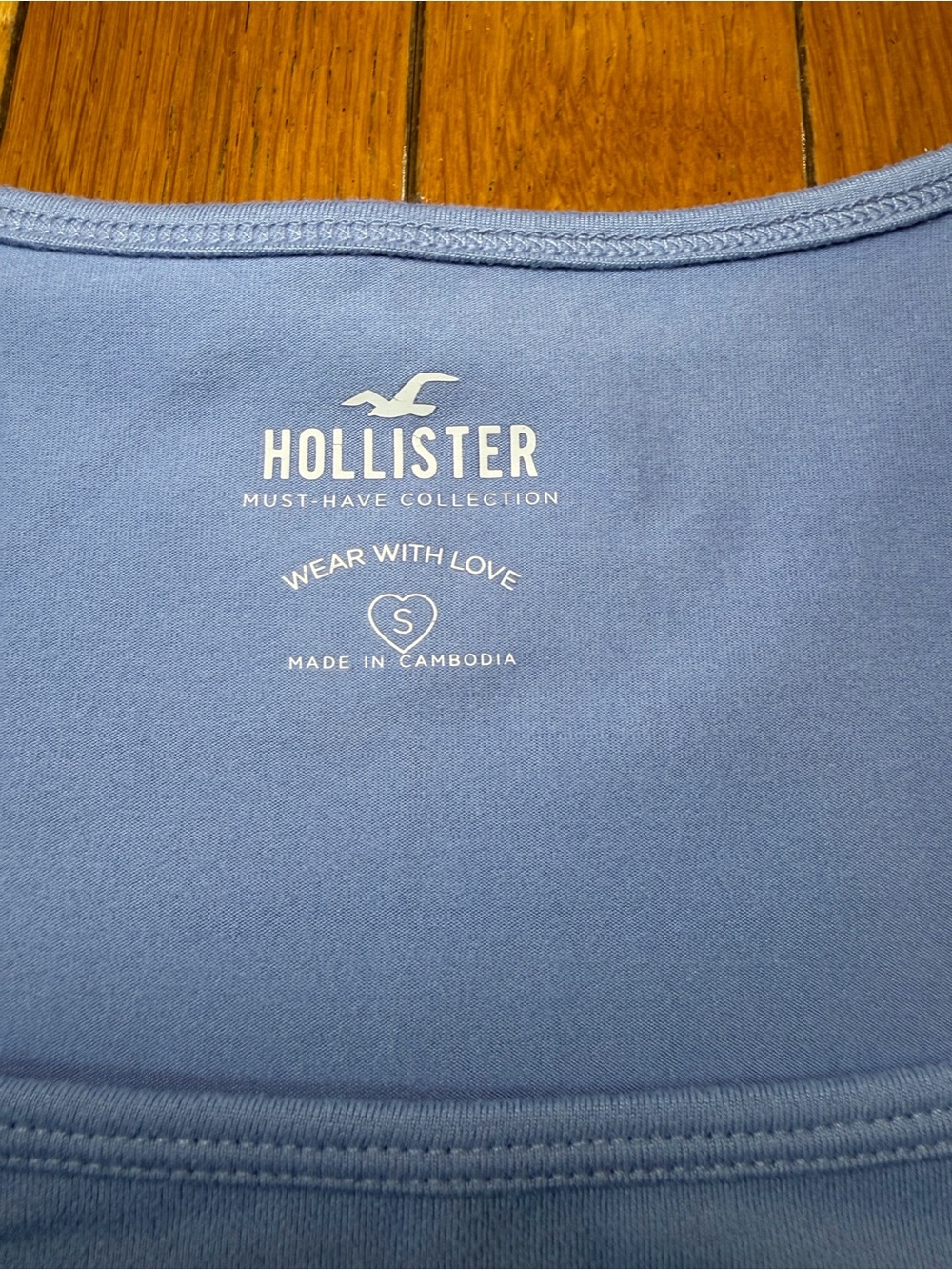 4 Hollister Square Neck Short Sleeve Crop Tops Size Small Must Have Collection - Picture 3 of 9